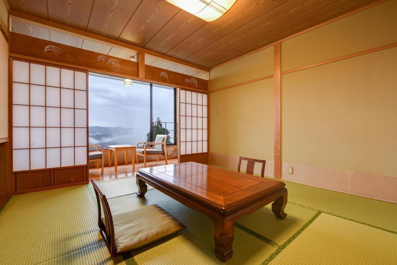 Unkai Hotel Tokamachi Buitenkant foto
