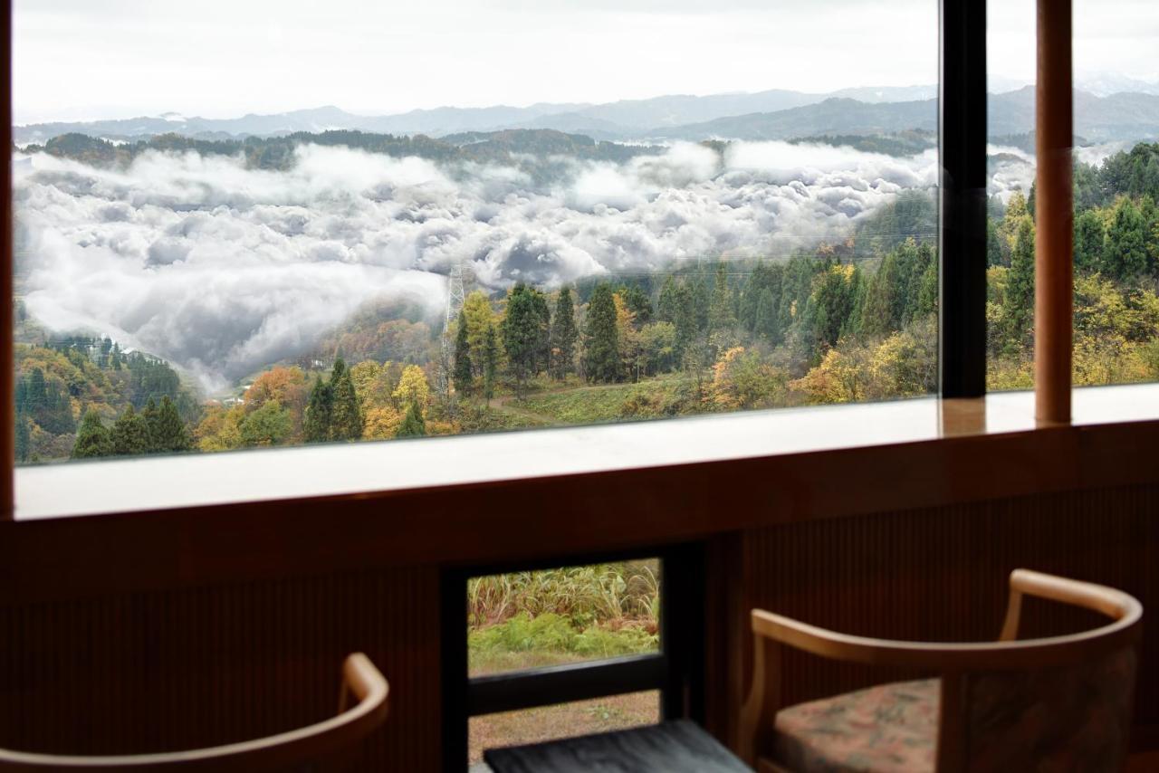 Unkai Hotel Tokamachi Buitenkant foto