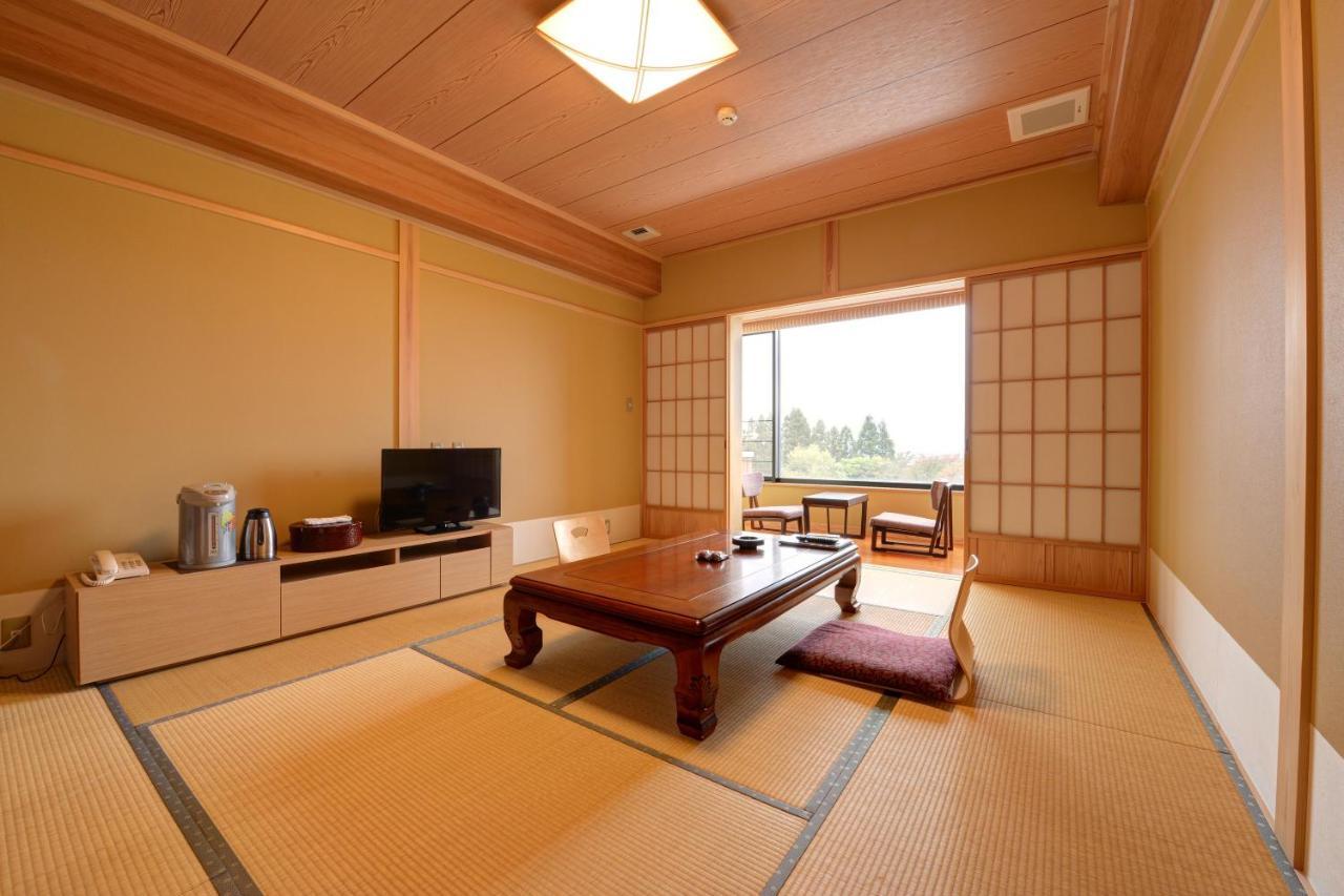 Unkai Hotel Tokamachi Buitenkant foto