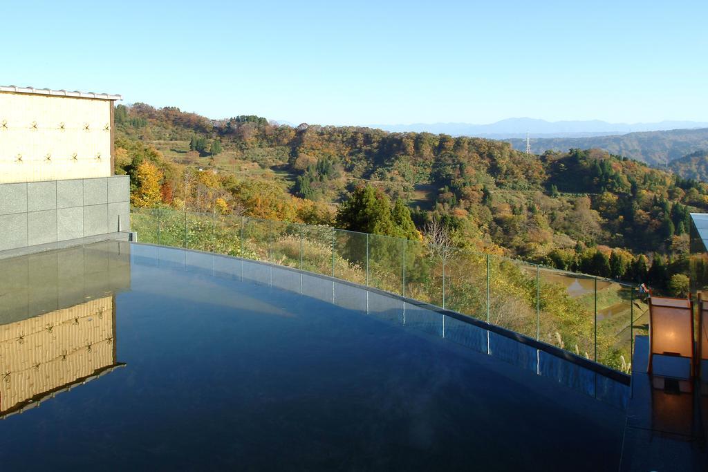 Unkai Hotel Tokamachi Buitenkant foto
